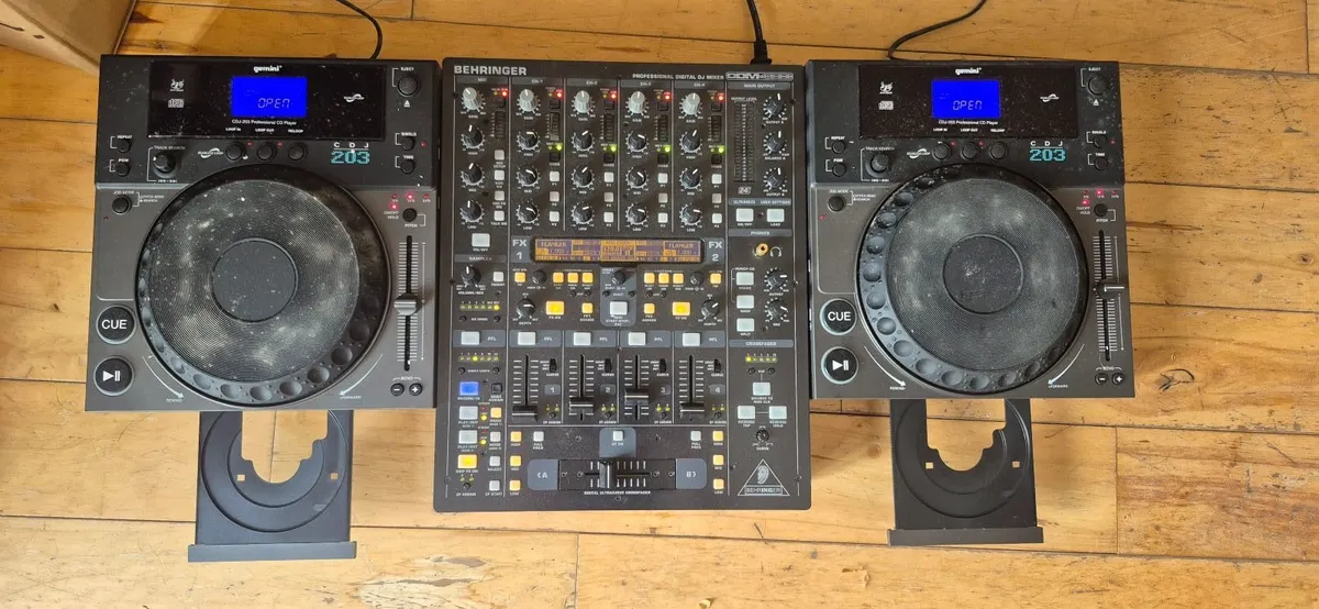 Behringer DJ equipment - Image 1