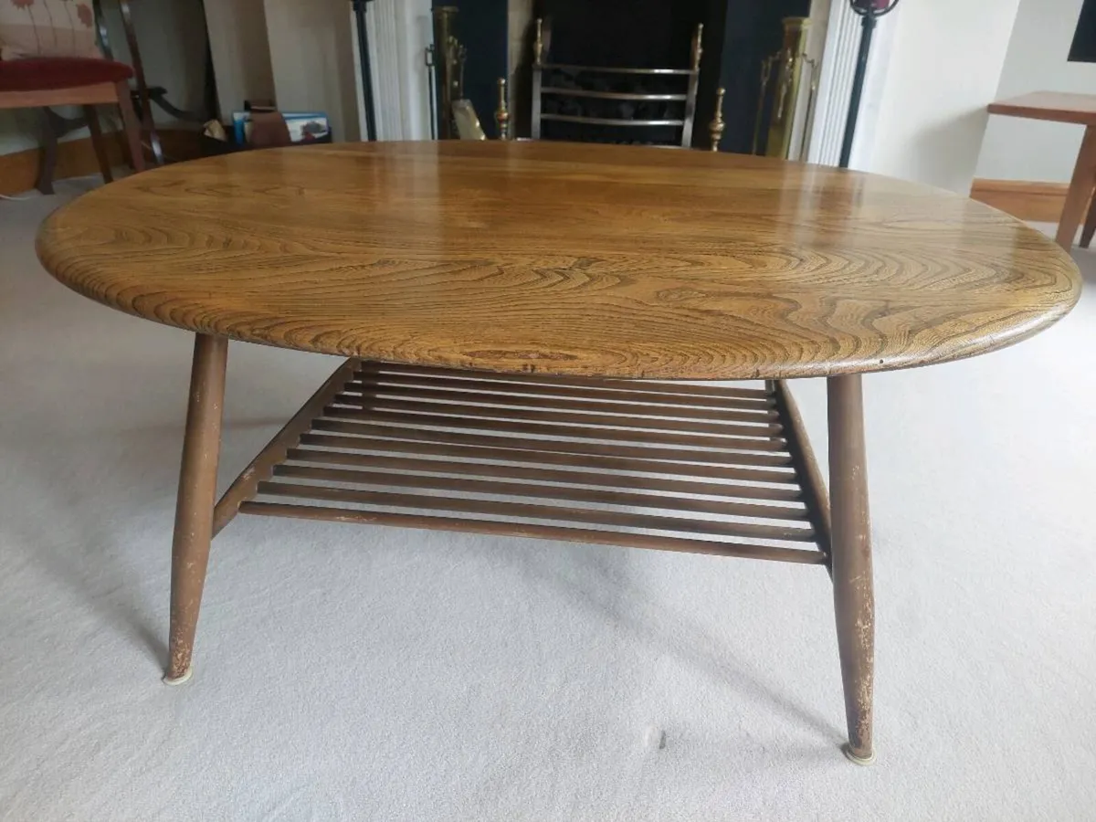 Ercol Windsor - style Oval Coffee Table. - Image 1