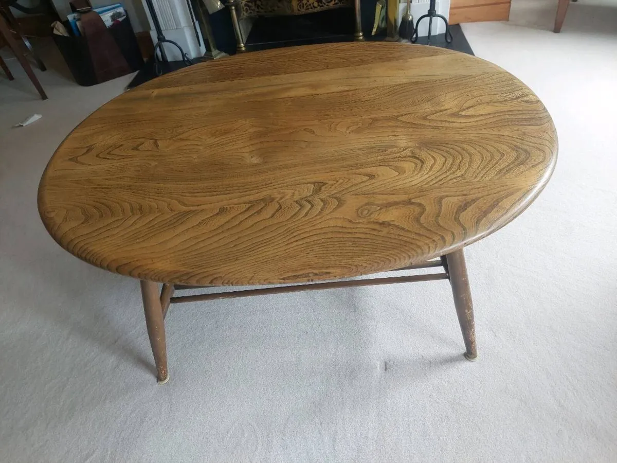 Ercol Windsor - style Oval Coffee Table. - Image 4