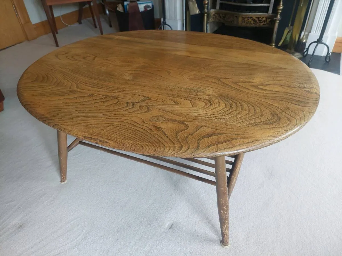 Ercol Windsor - style Oval Coffee Table. - Image 2