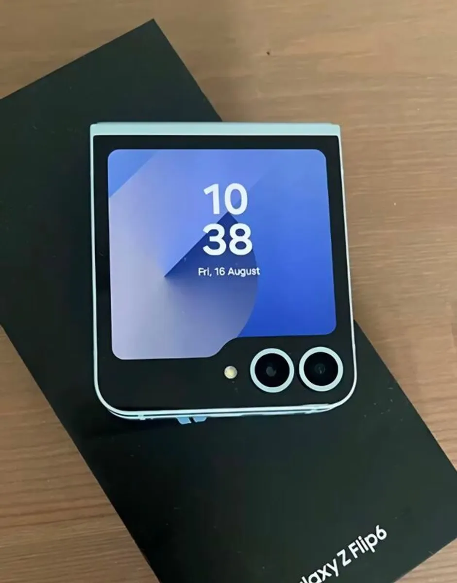 samsung galaxy ZFlip 6 - Image 1