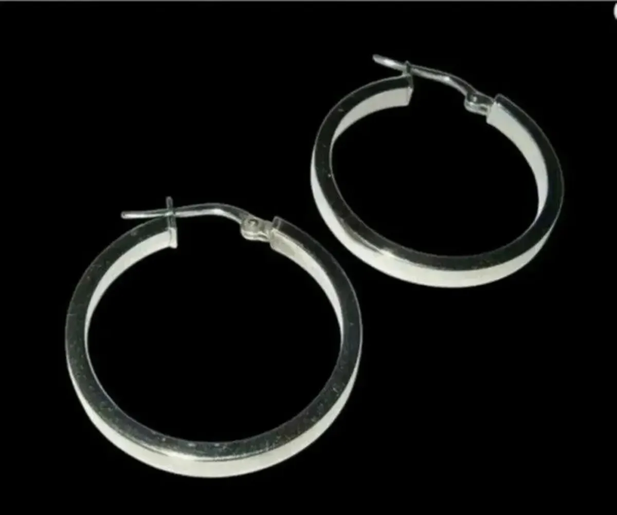 Vintage 9ct White Gold Hallmarked Hoop Earrings - Image 3