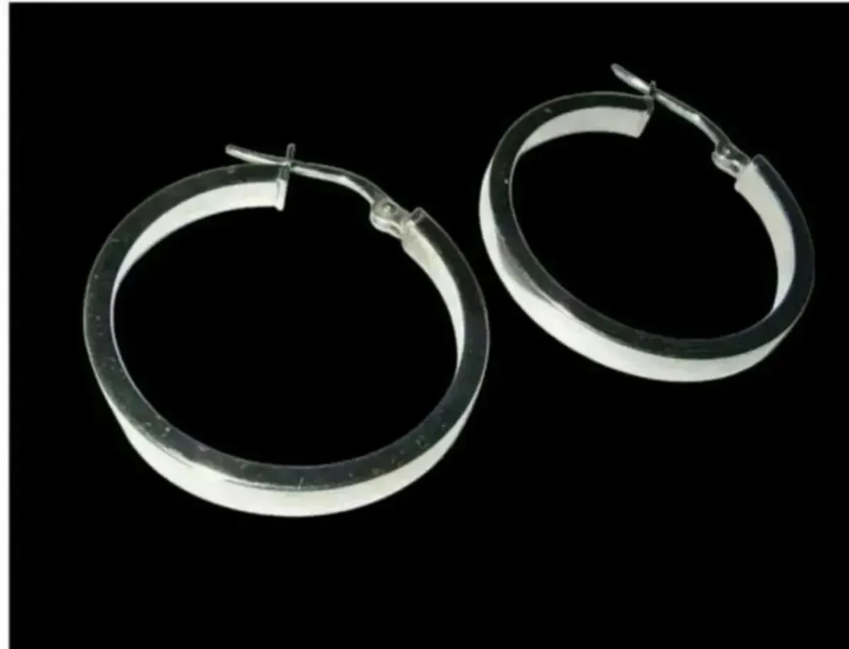Vintage 9ct White Gold Hallmarked Hoop Earrings - Image 4