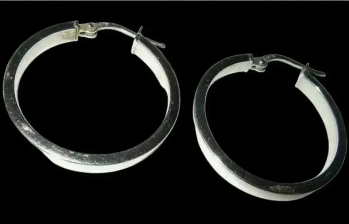 Vintage 9ct White Gold Hallmarked Hoop Earrings - Image 2