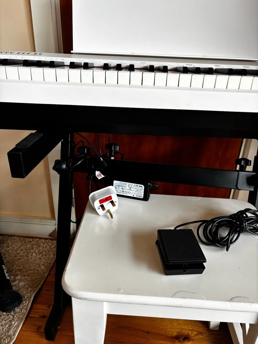 Roland FP-30X-WH Digital Piano - Image 3