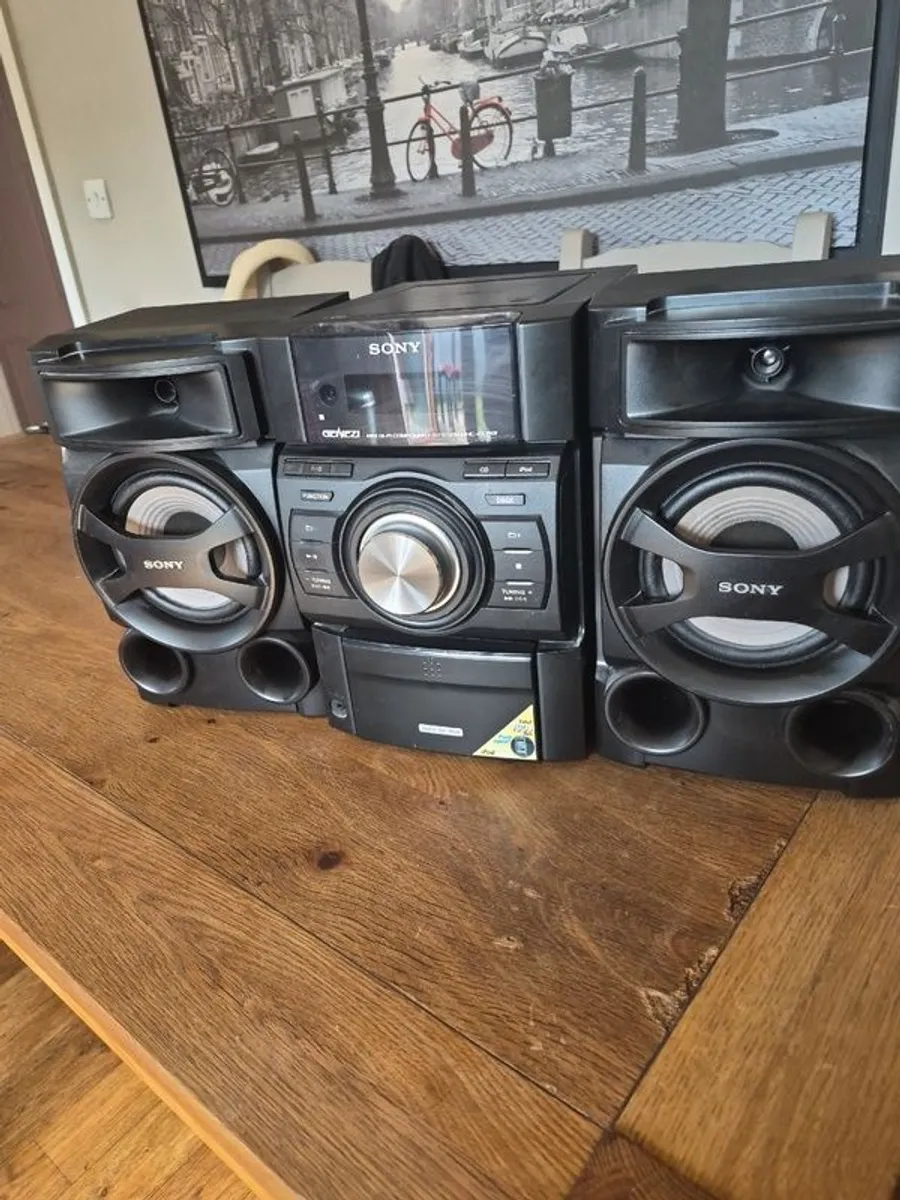 Stereo system - Image 1
