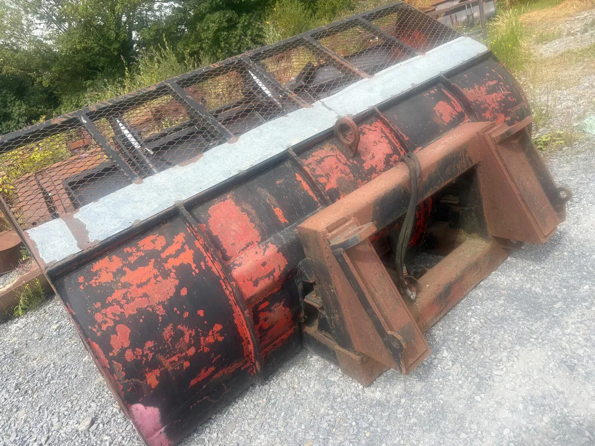 Buckets & Attachments - Image 2