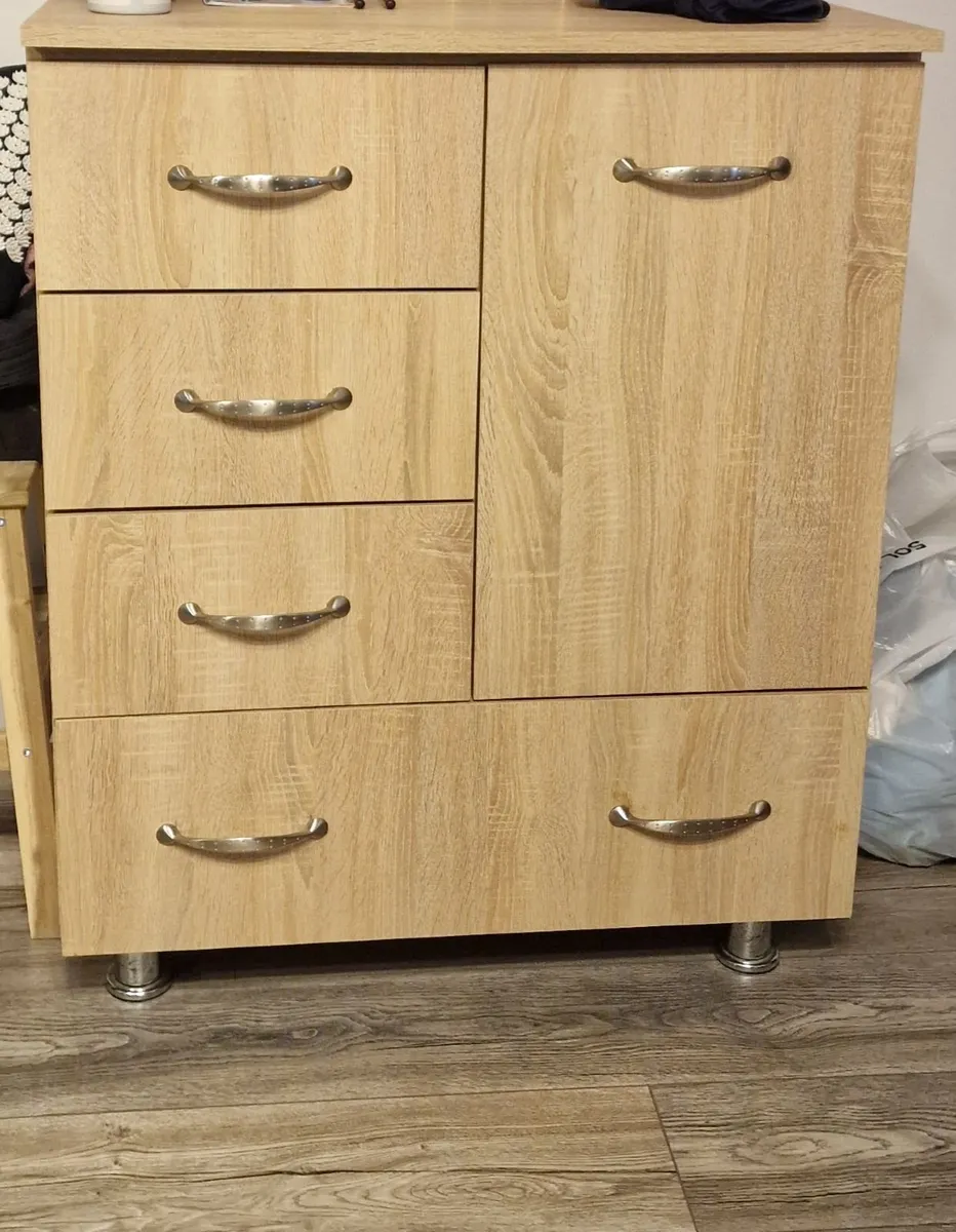 Chest of drawers - Image 1