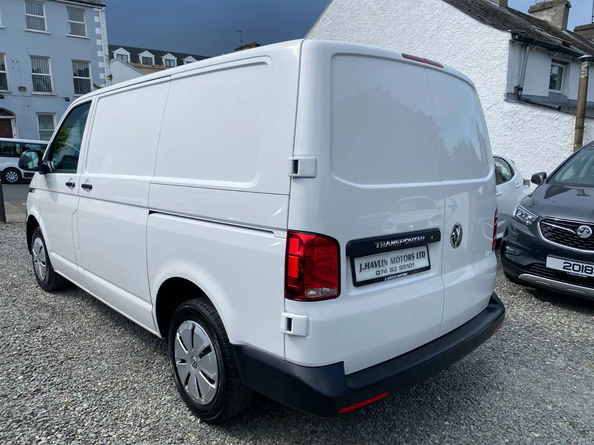 Feb 2023 Volkswagen Transporter Startline 110 - Image 4