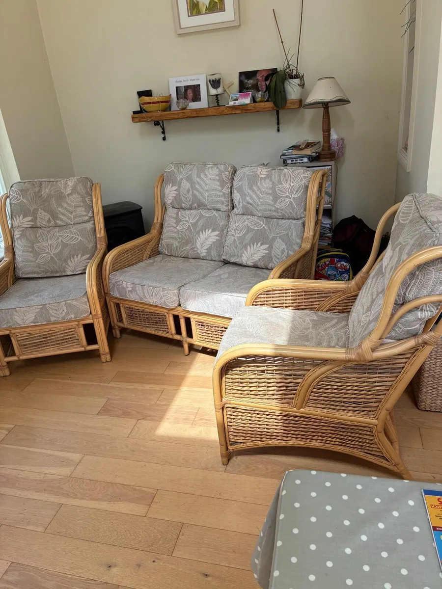 Wicker 3 piece suite