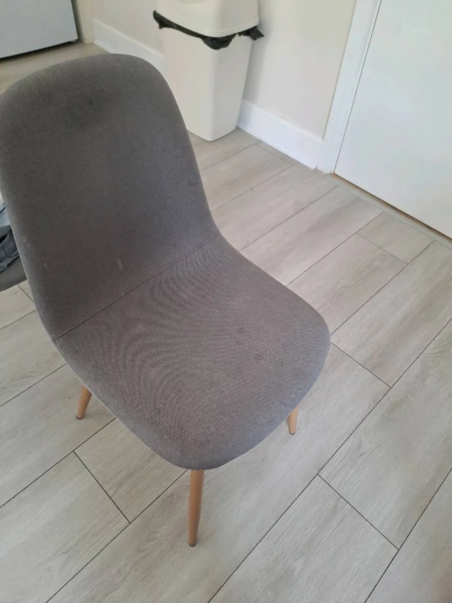 Kitchen table & chairs - Image 2