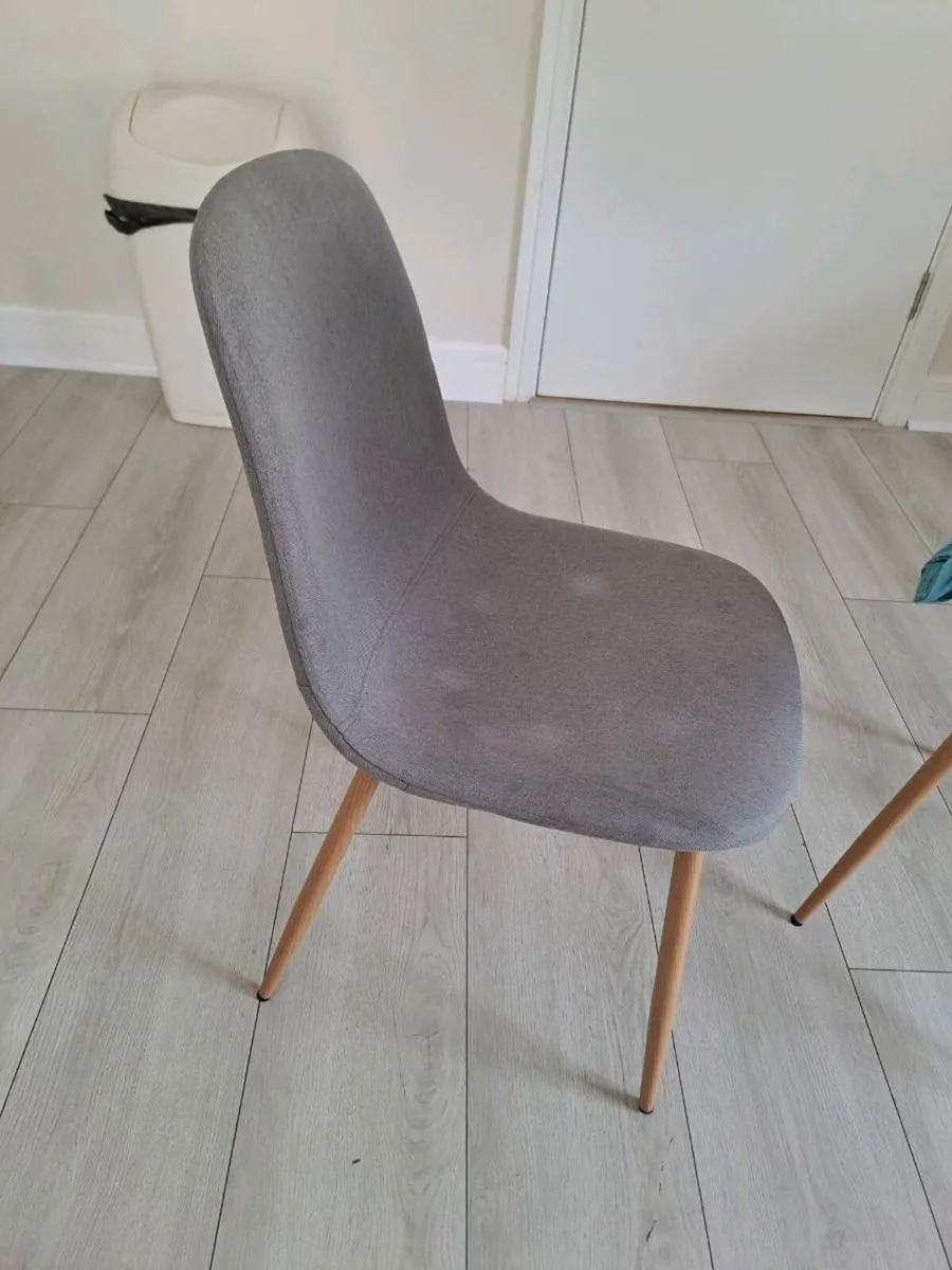 Kitchen table & chairs - Image 3