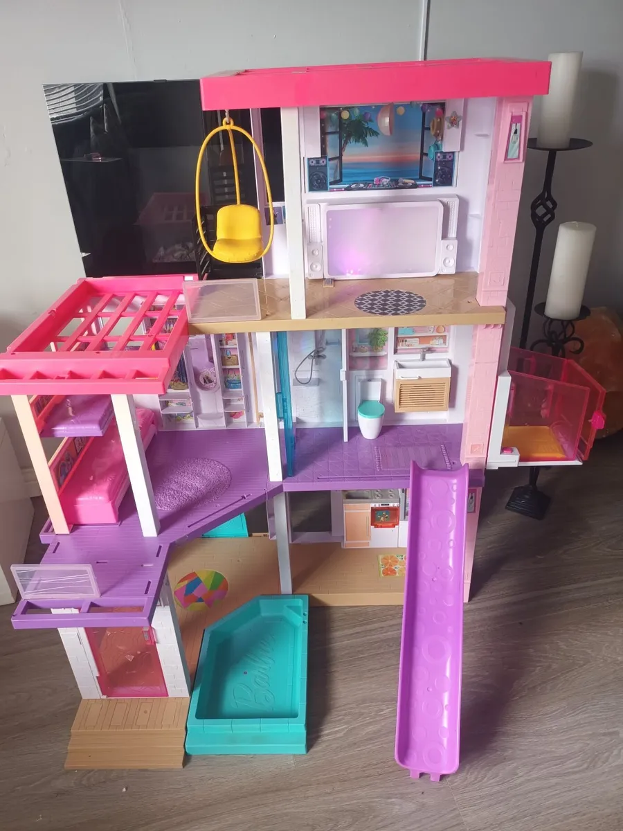 Barbie House & Pool - Image 2
