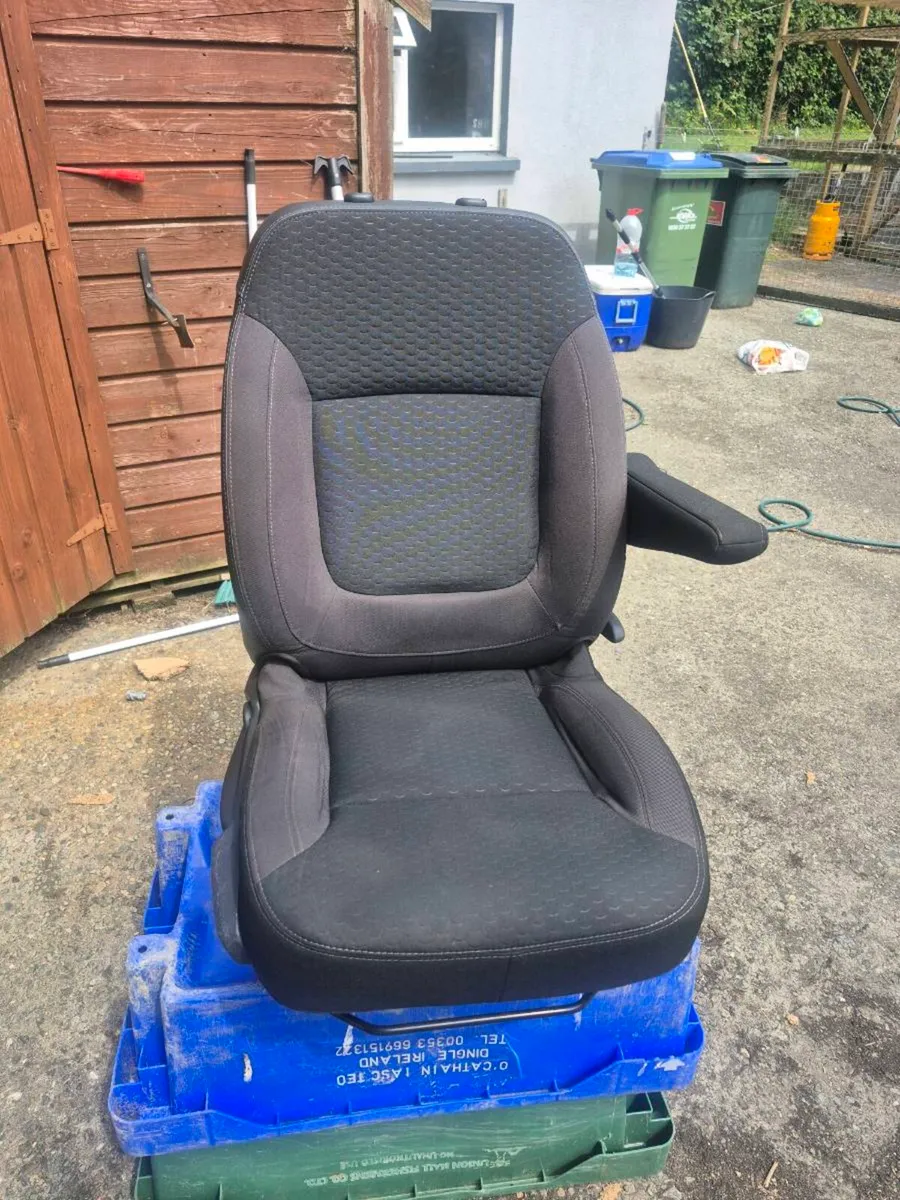 2017 Driver seat trafic ..talento ..vivarro - Image 1