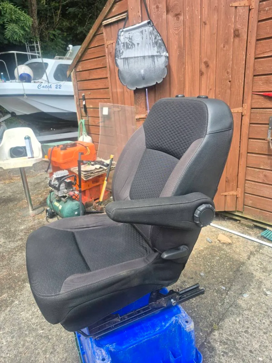 2017 Driver seat trafic ..talento ..vivarro - Image 3