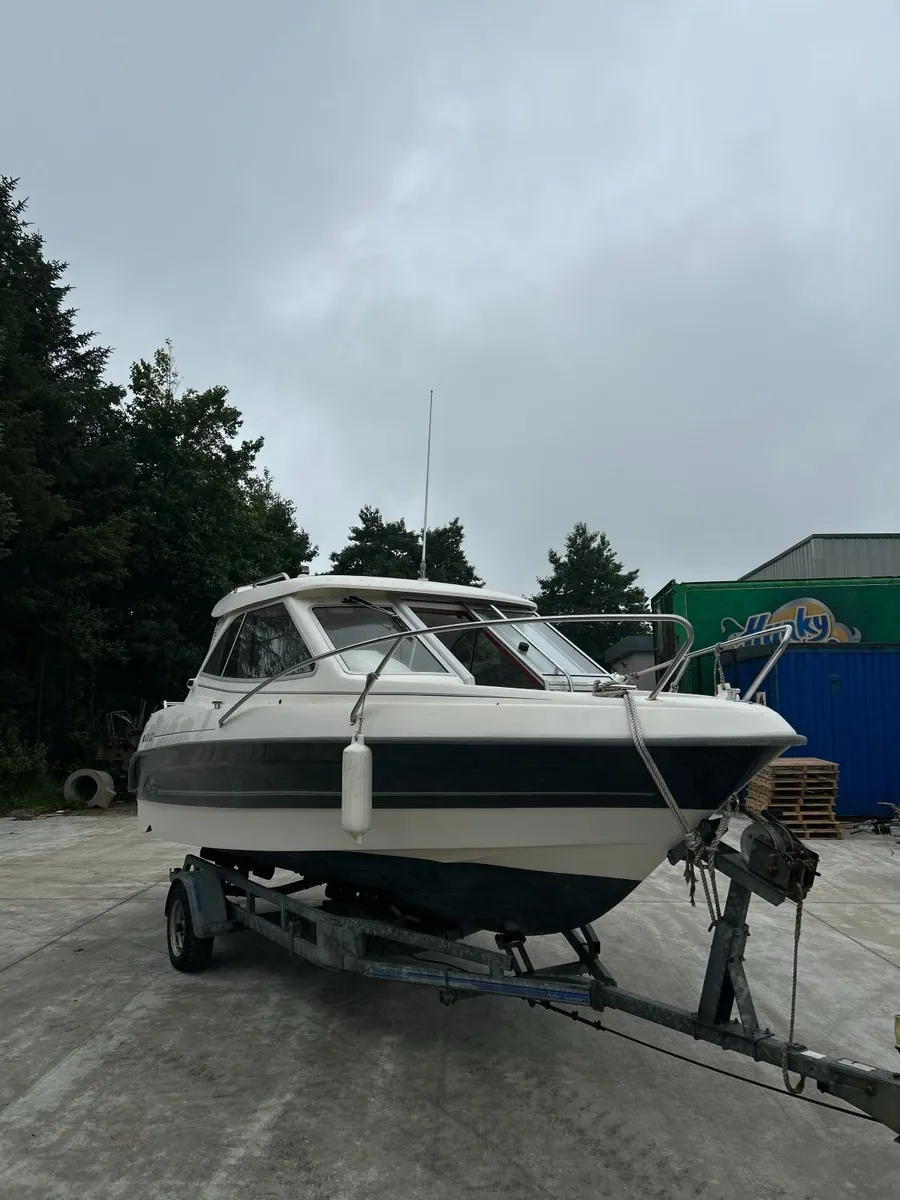 Flipper 630 CC fitted with a 100HP Mariner Engine - Image 1