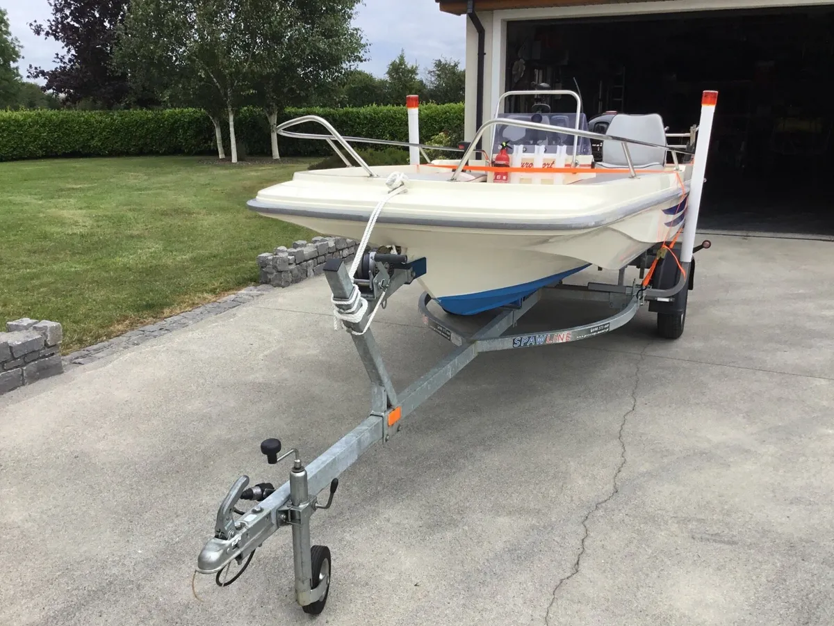Dell Eurosport 13 sports boat - Image 1