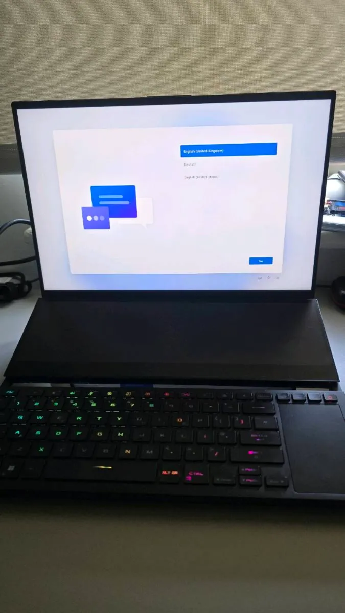 ASUS ROG Zephyrus Duo Screen Gaming laptop - Image 4