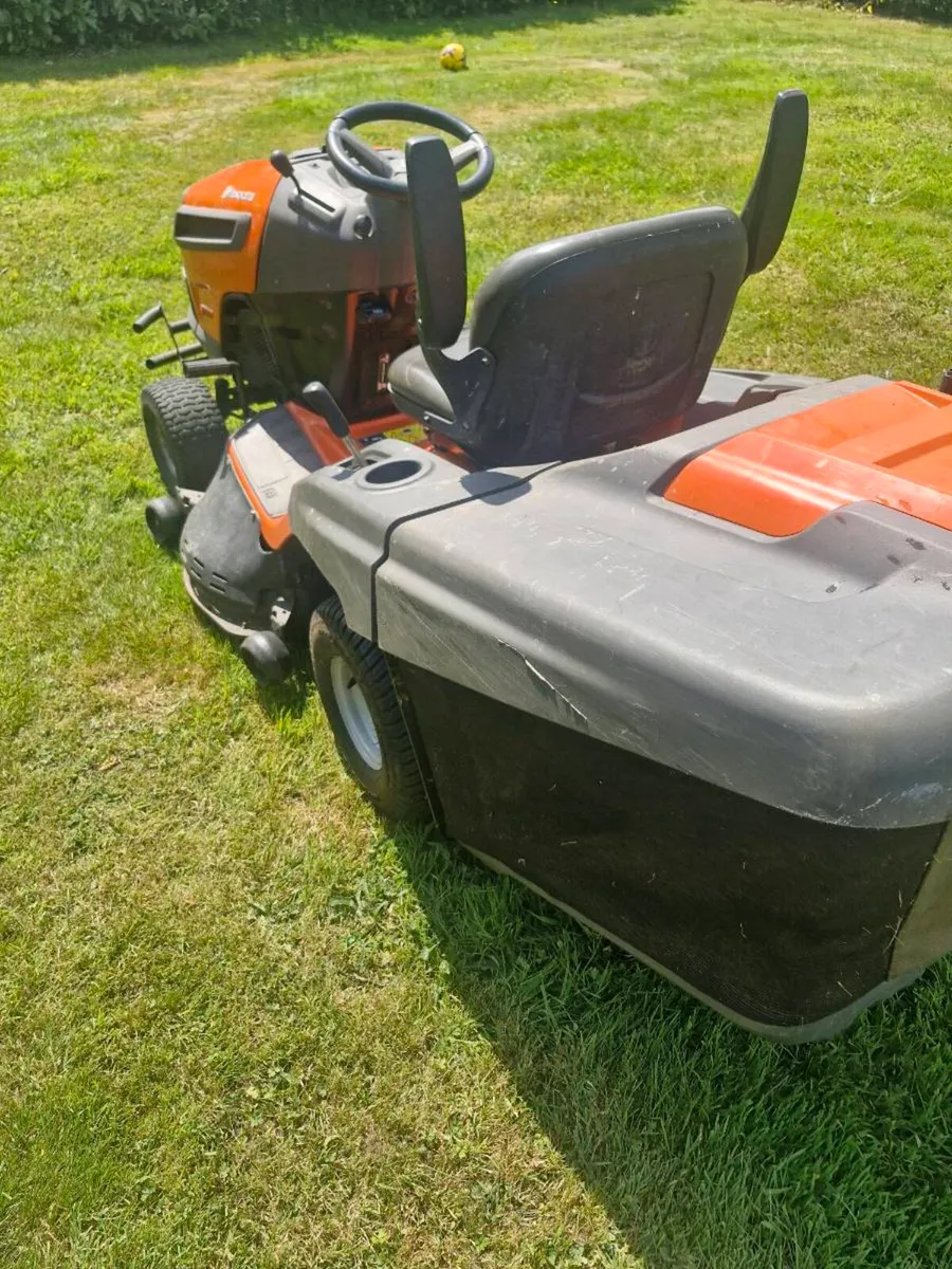 Husqvarna 2019 Ride on mower DELIVERY AVAILABLE - Image 3