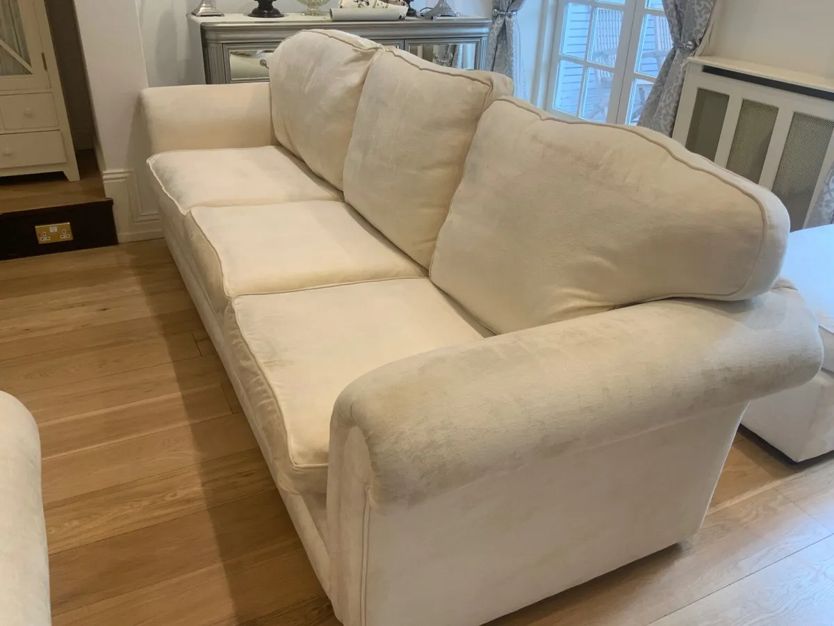 9 foot cream sofa - Image 1
