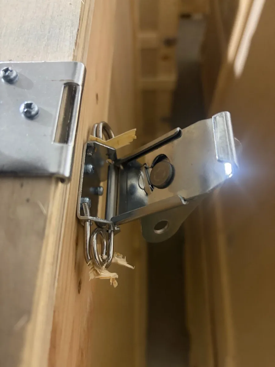 Stainless steel butterfly latches - Image 3