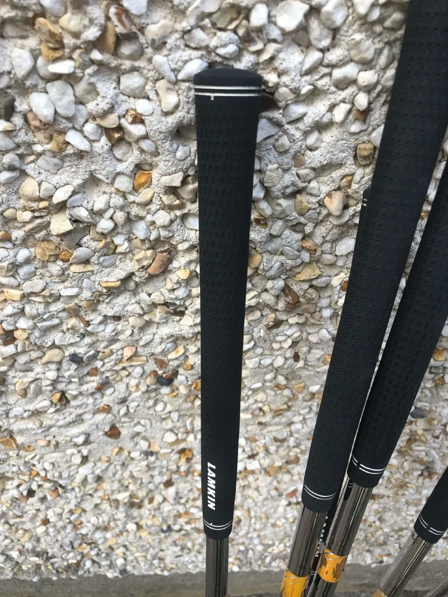 Cleveland CG7 Black Pearl Irons (4-PW) - Image 3