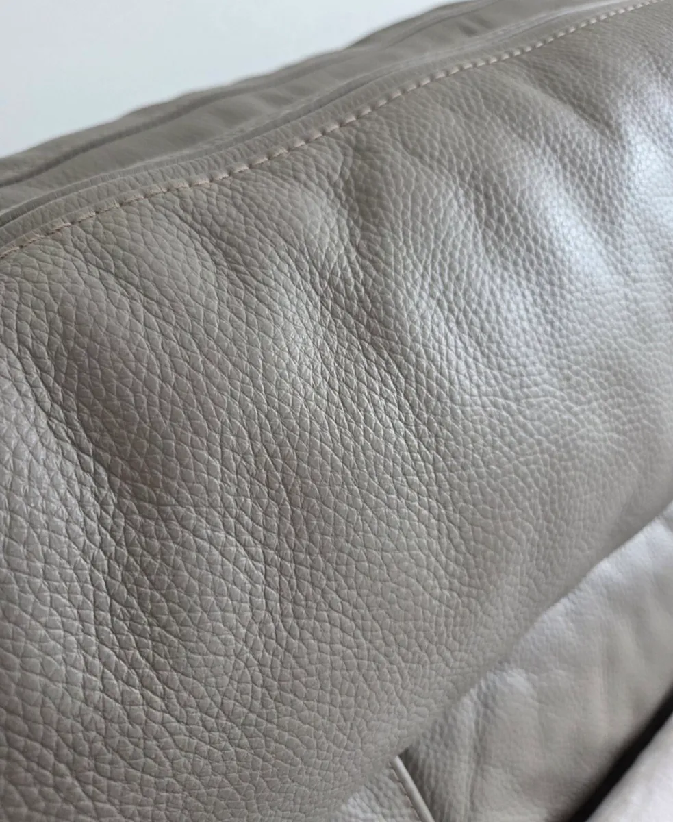 Italian Leather Suite - Image 2