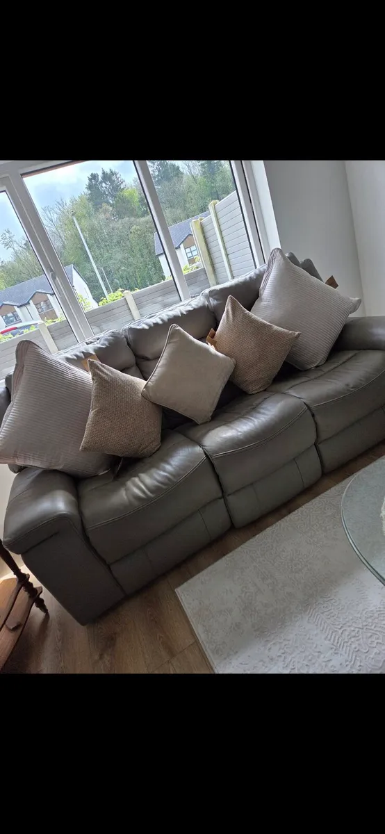 Italian Leather Suite - Image 4