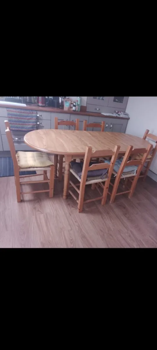 Table , 6 sugan chairs and bookshelf - Image 2