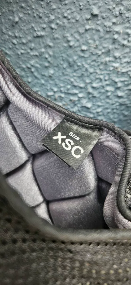 Body protector and boots - Image 3