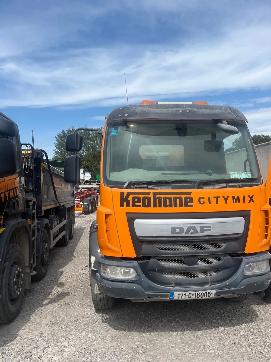 DAF LF Concrete Mixer - Image 1