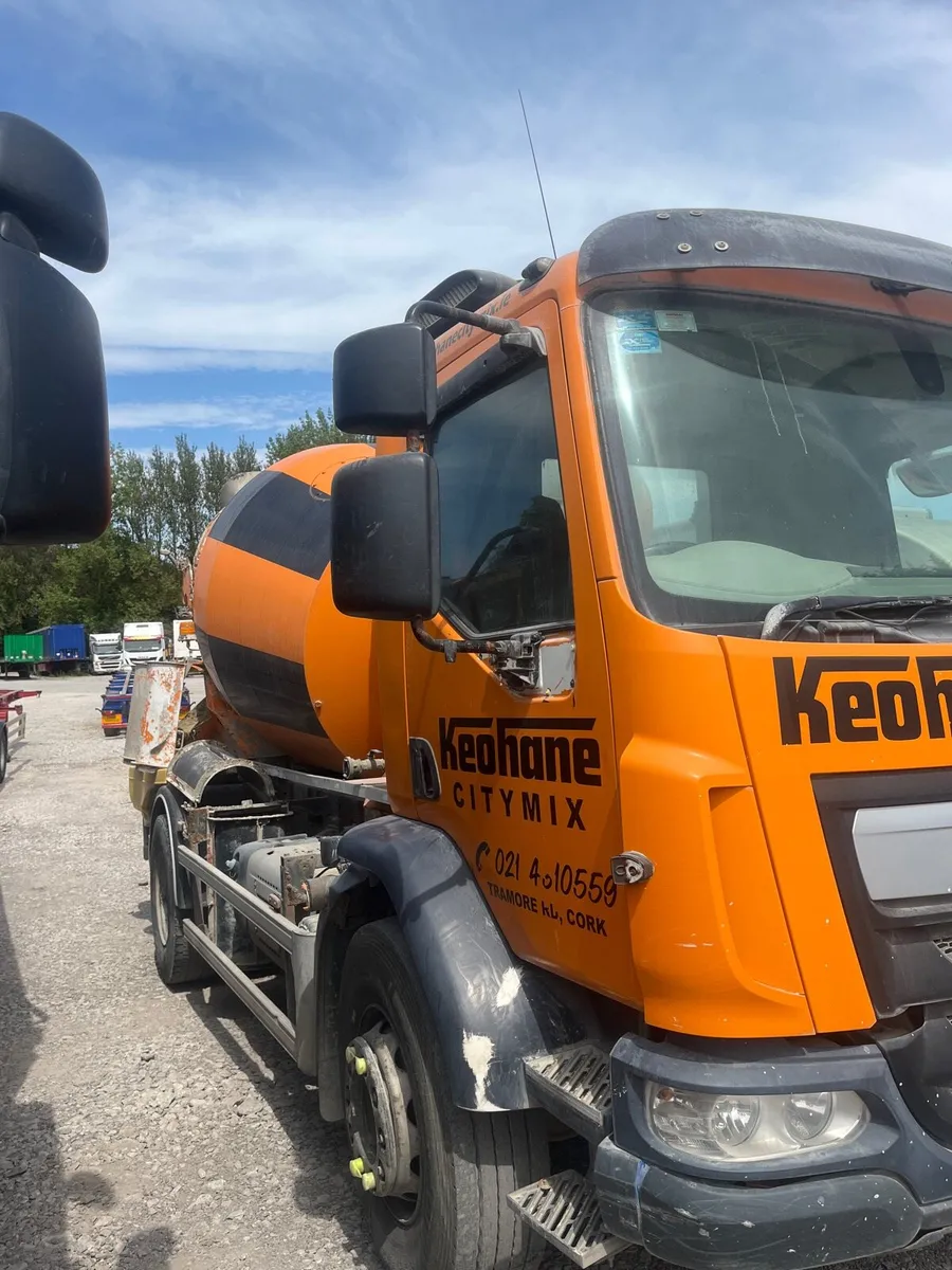 DAF LF Concrete Mixer - Image 2