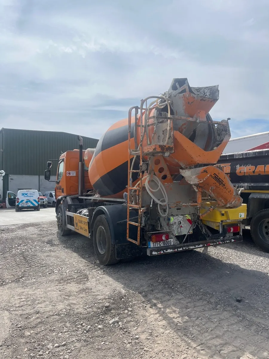 DAF LF Concrete Mixer - Image 4