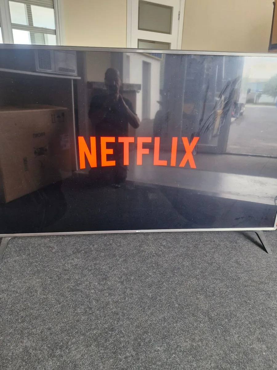 LG 75 IN SMART TV. - Image 1