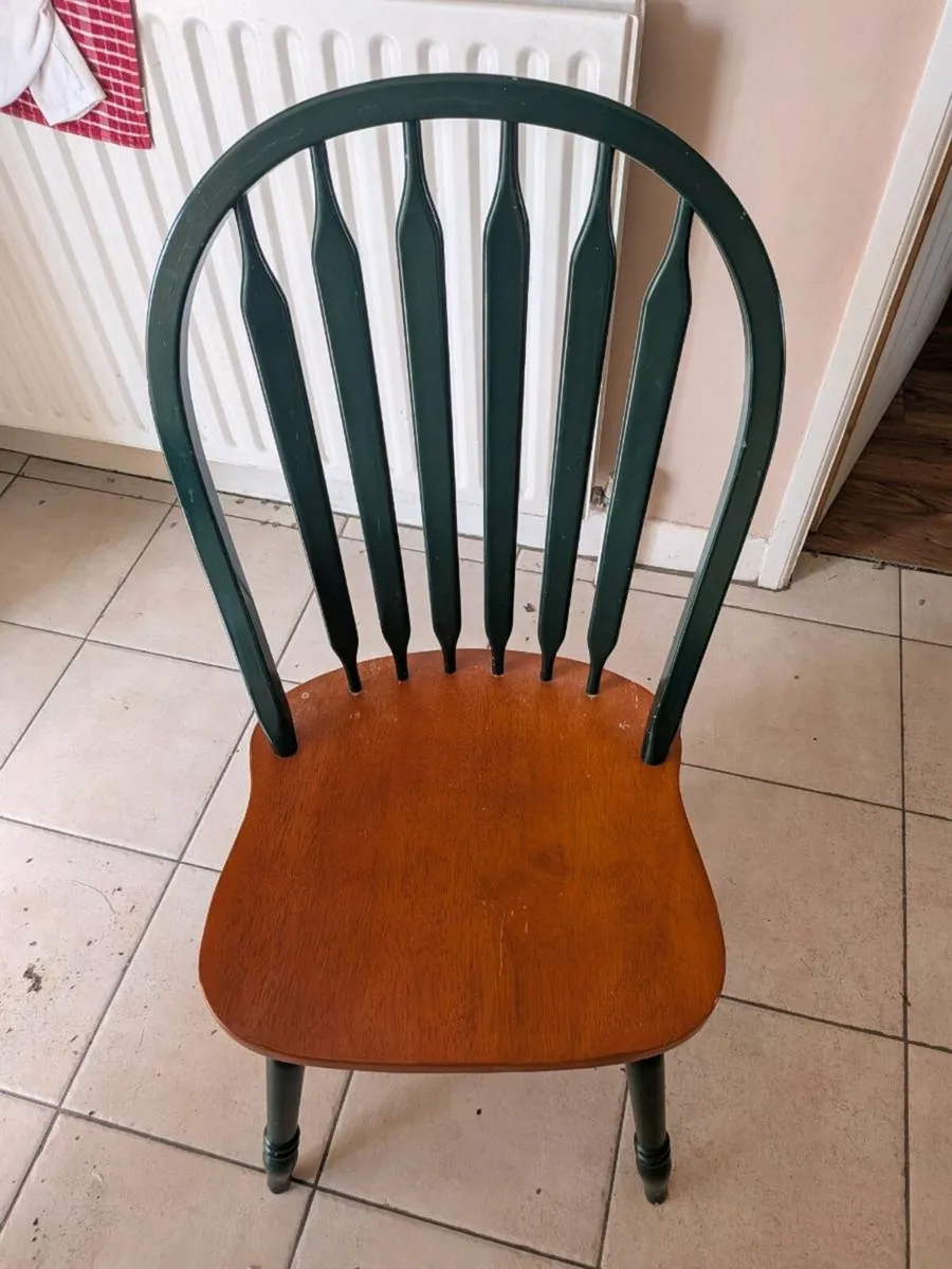 Kitchen/ Dining table and 6 chairs - Image 4