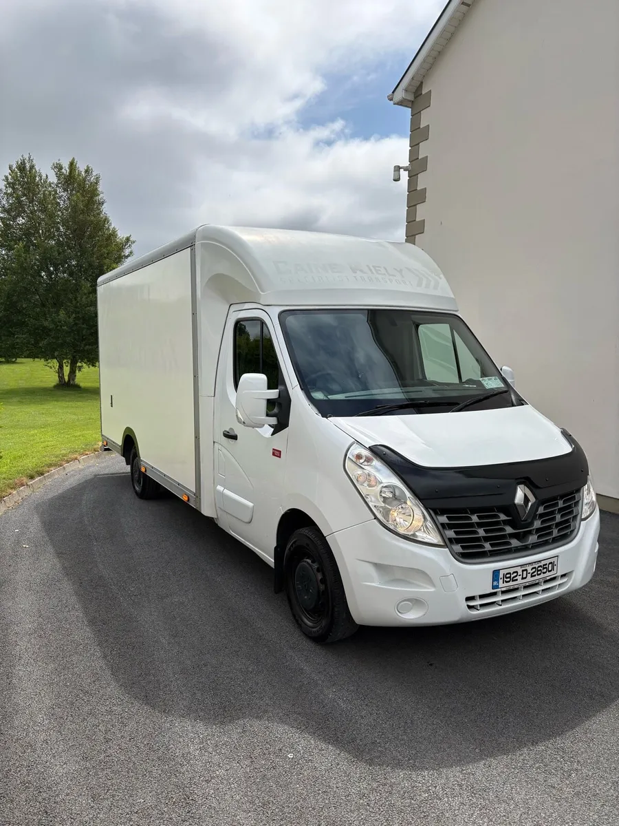 2019 Renault master loloader - Image 1