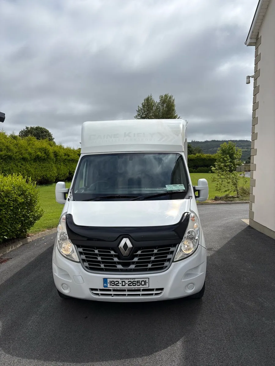 2019 Renault master loloader - Image 2