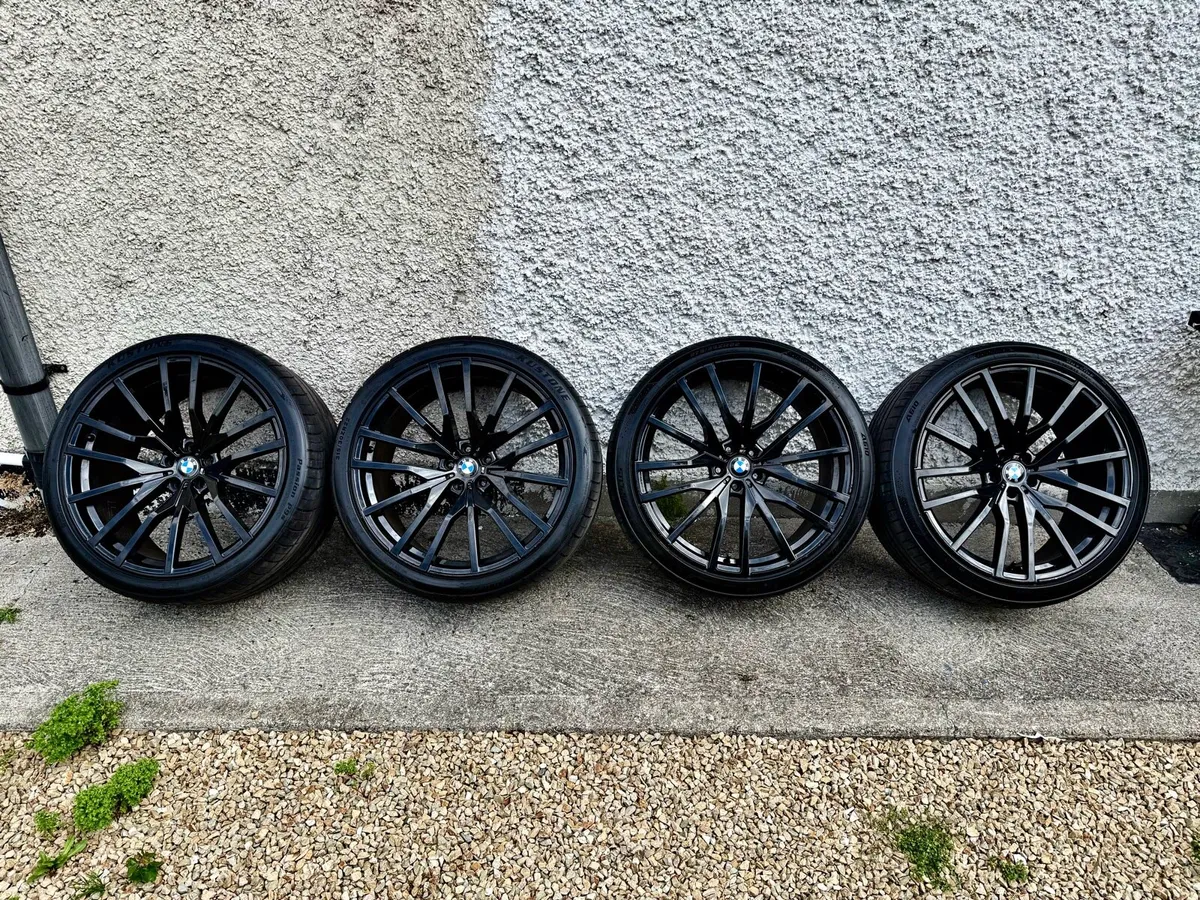 Bmw X5 22” 742m alloys (nearly brand new) - Image 1