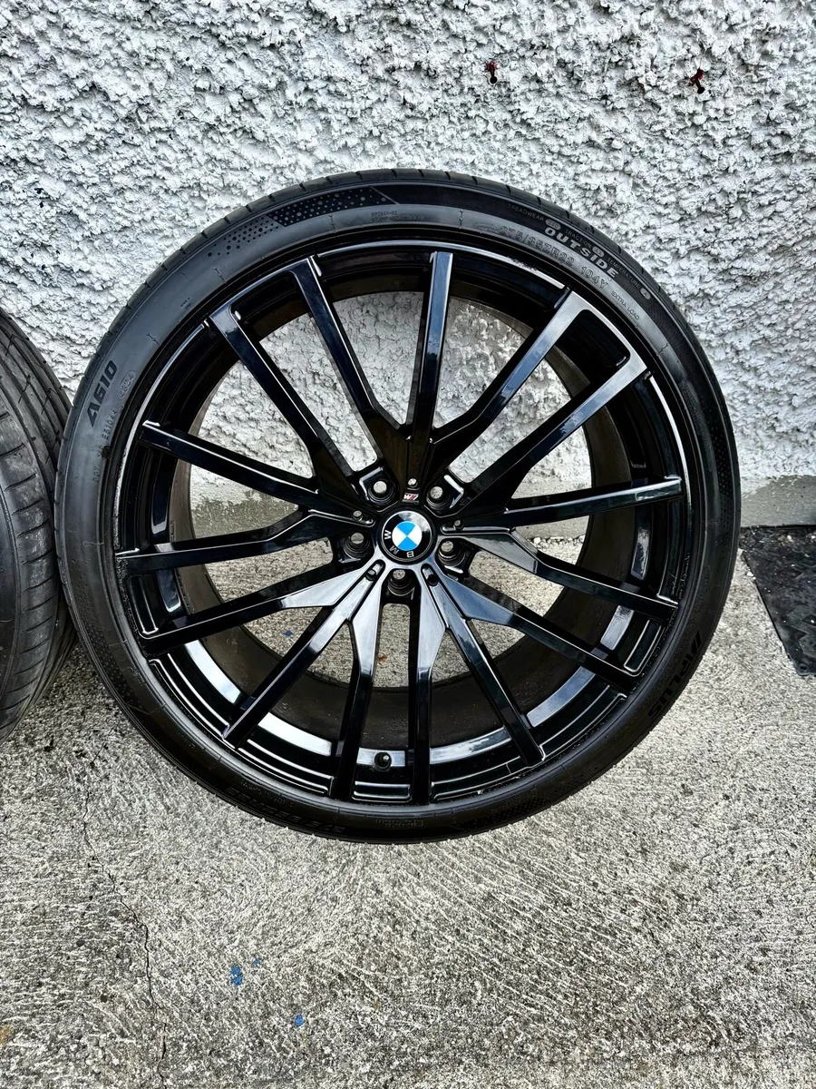 Bmw X5 22” 742m alloys (nearly brand new) - Image 2