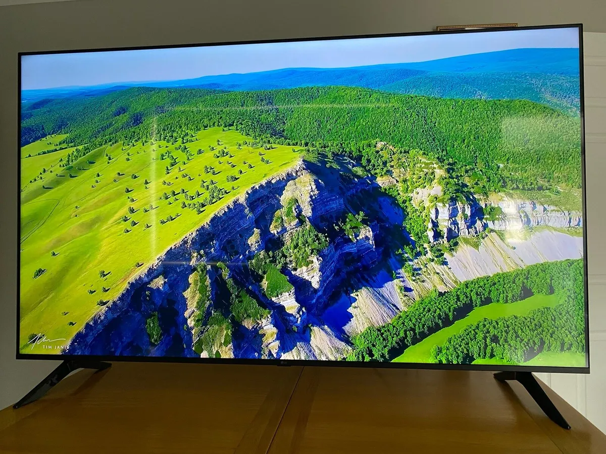 65Inch LG 4K Smart Tv - Image 1