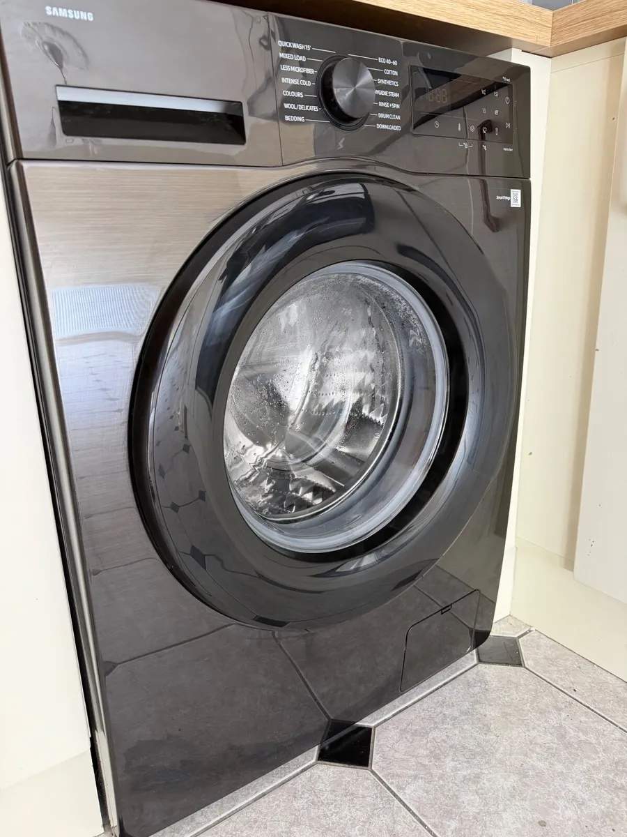 Bespoke AI Front-Load Washing Machine Series 5 AI - Image 1