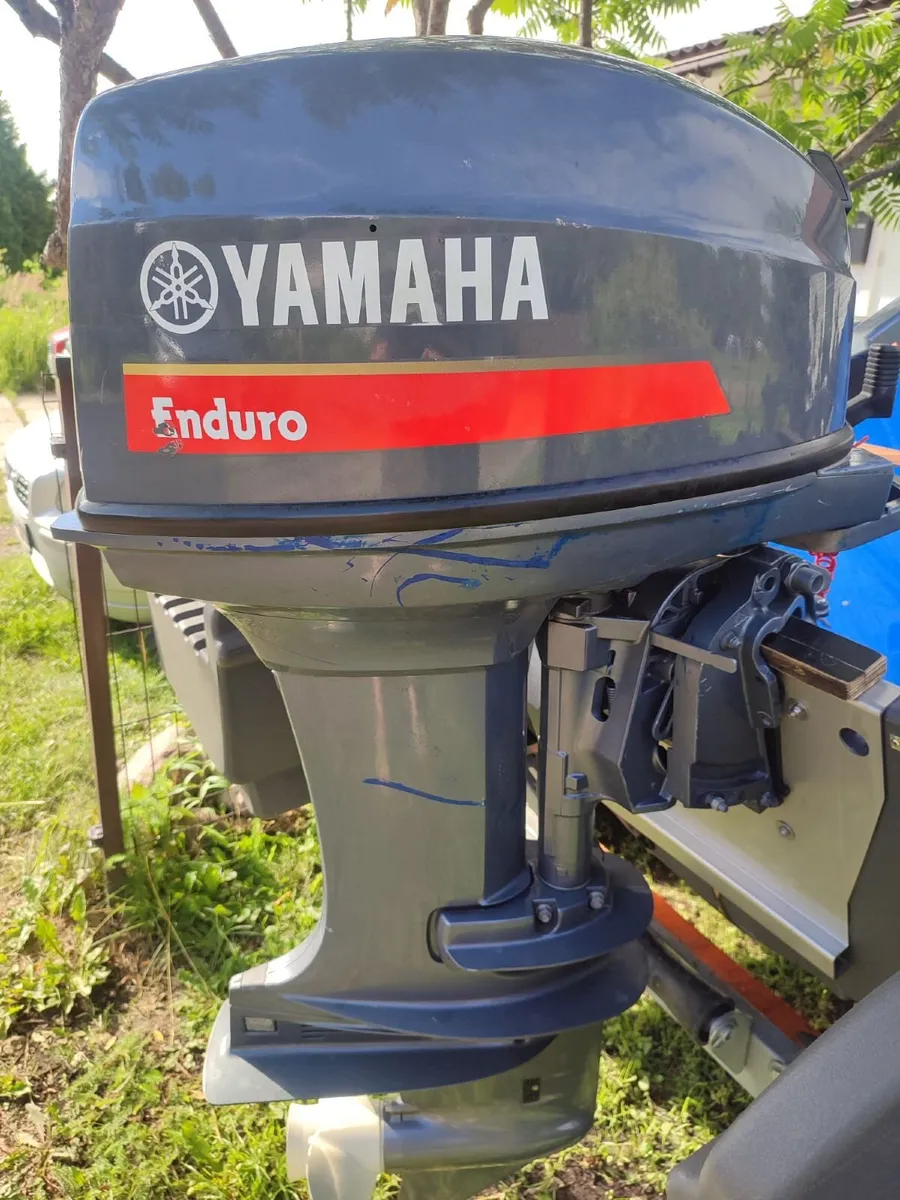 2-stroke YAMAHA Enduro-40 HP - Image 2