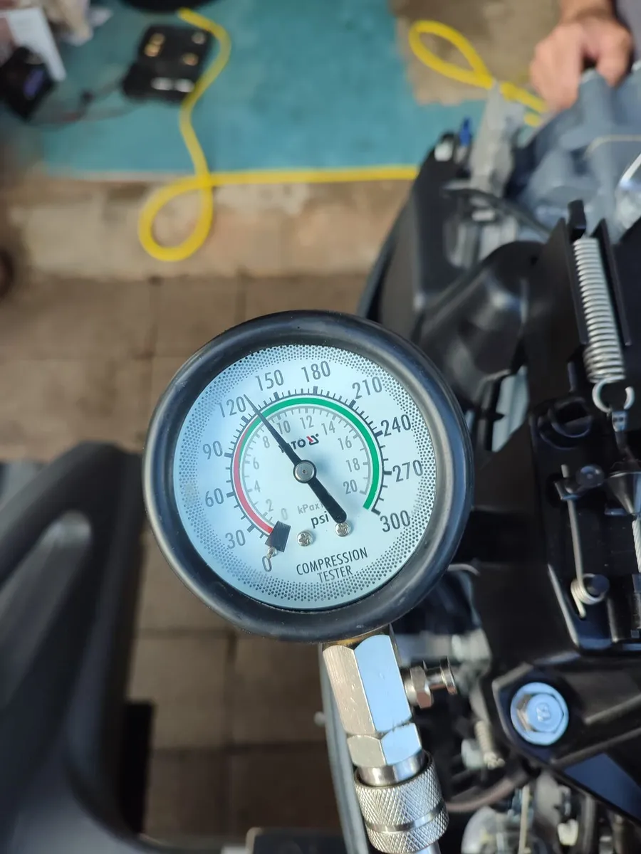 2-stroke YAMAHA Enduro-40 HP - Image 4