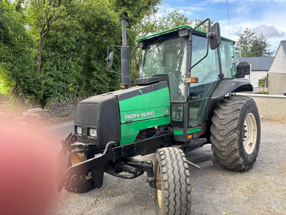 Valtra Valmet Tractor - Image 4