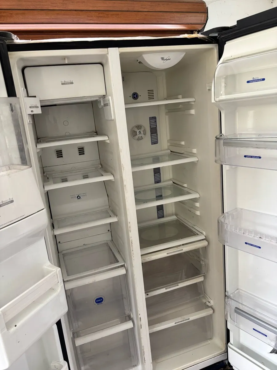 whirlpool American style fridge freezer - Image 3