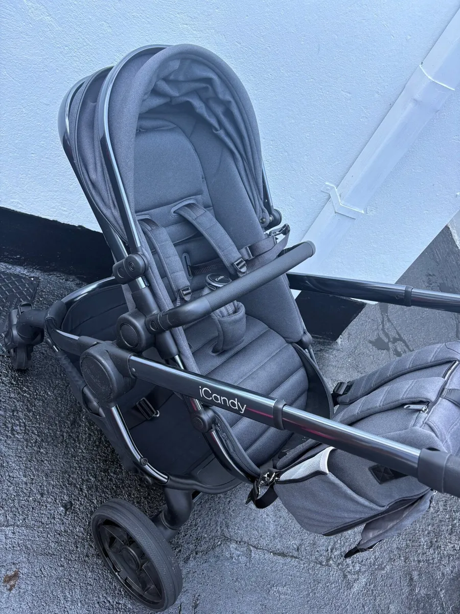 Icandy Peach 7 buggy/ pram bundle - Image 1