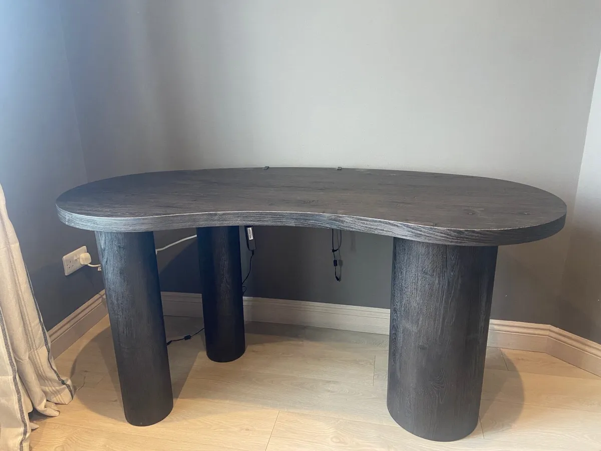 Desk - Image 2