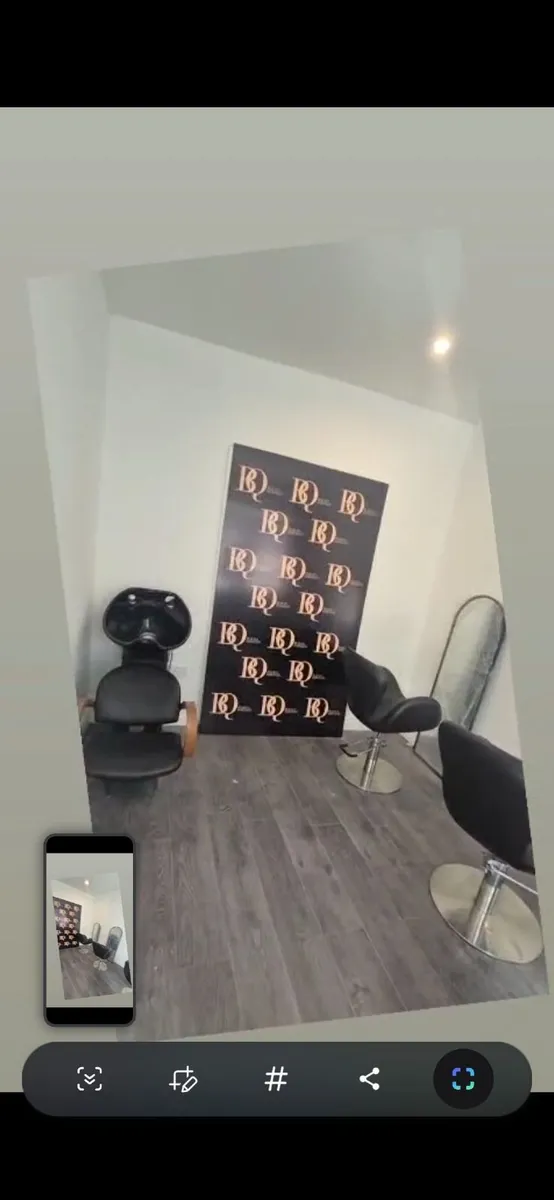 Salon Chairs,Mirrors&Basin - Image 2