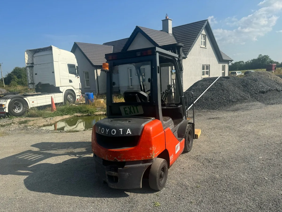 Toyota 2.5 ton diesel - Image 4
