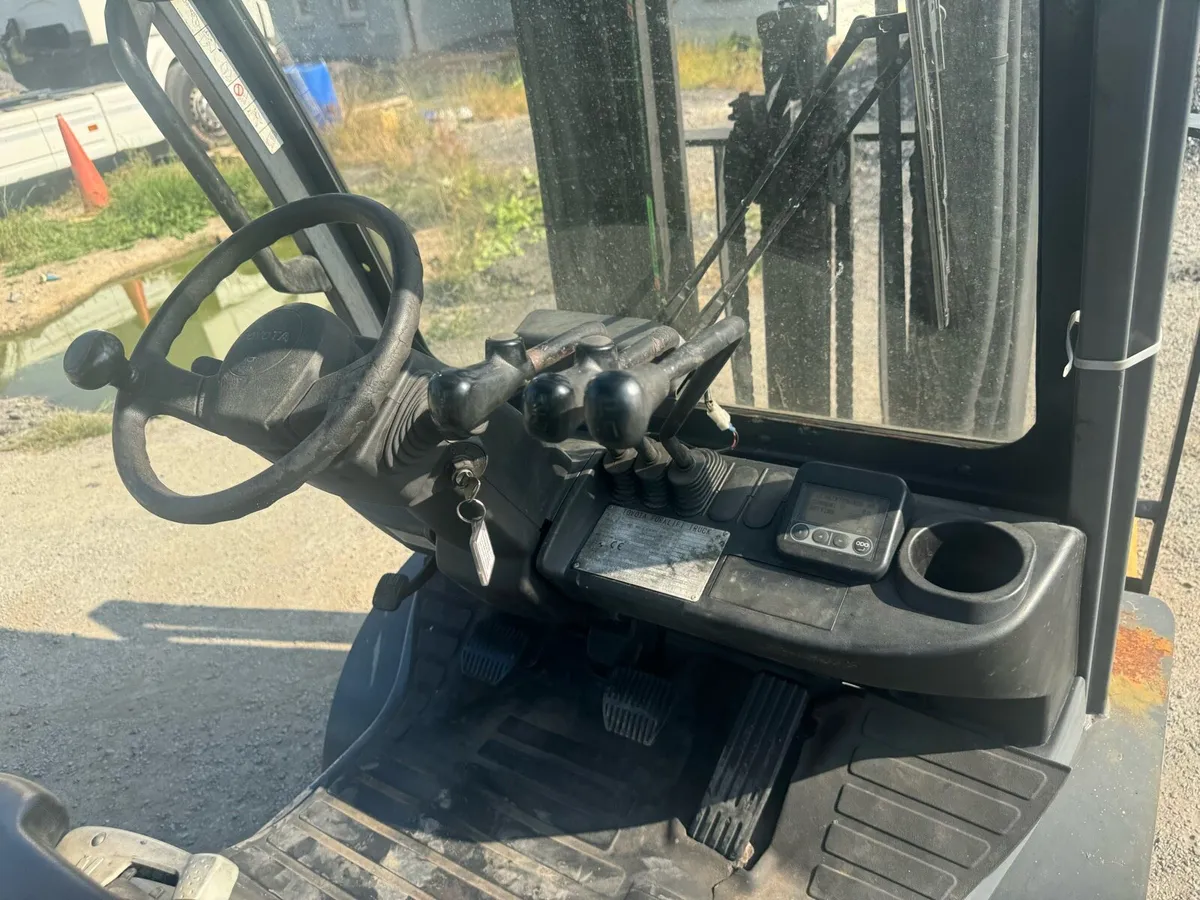 Toyota 2.5 ton diesel - Image 2